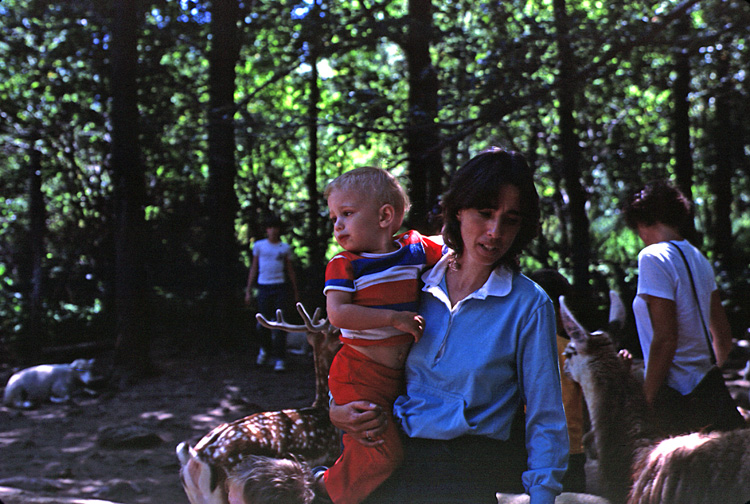 83-07-00, 07, Linda and Brian at Petting Zoo, PA