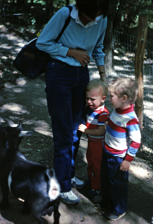 83-07-00, 17, Linda, Michael & Brian at Petting Zoo, PA