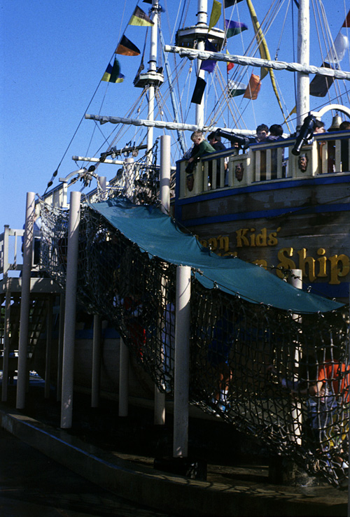 86-12-28, 01, Pirates' Ship at Sea World, Florida