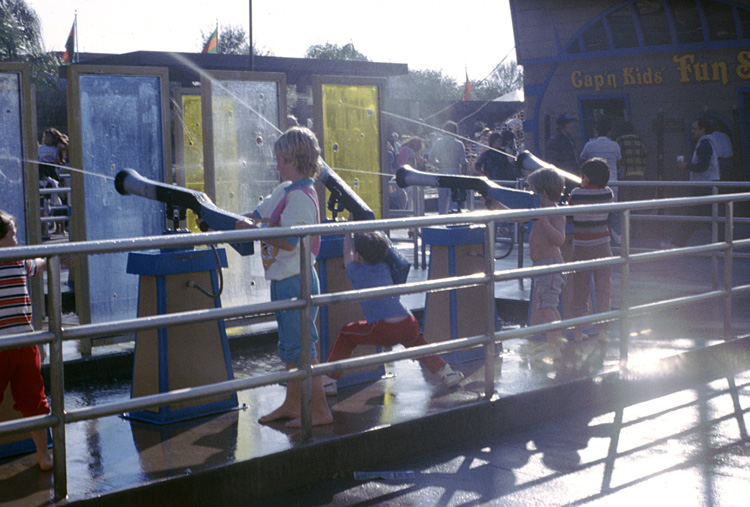 86-12-28, 06, Michael, Water Canons at Sea World, Florida