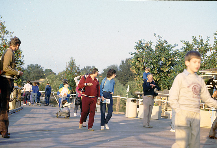 86-12-28, 41, Mike & Linda, Sea World, Florida