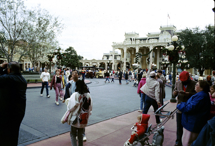 86-12-30, 26, Disney World in Florida