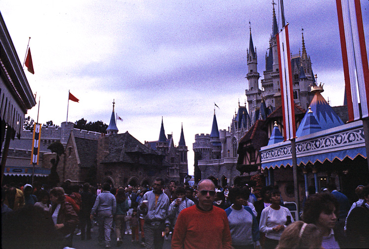 86-12-30, 28, Disney World in Florida