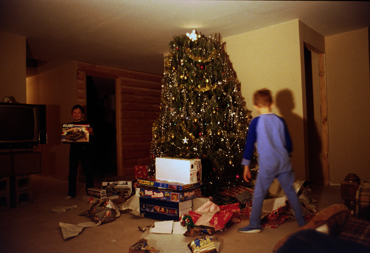 88-12-25, 08, Michael and Brian, Christmas in Dingmans Ferry