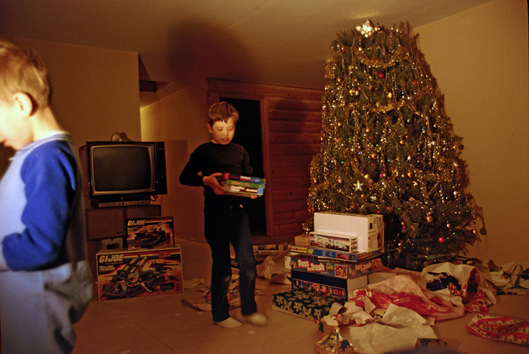 88-12-25, 18, Michael and Brian, Christmas in Dingmans Ferry