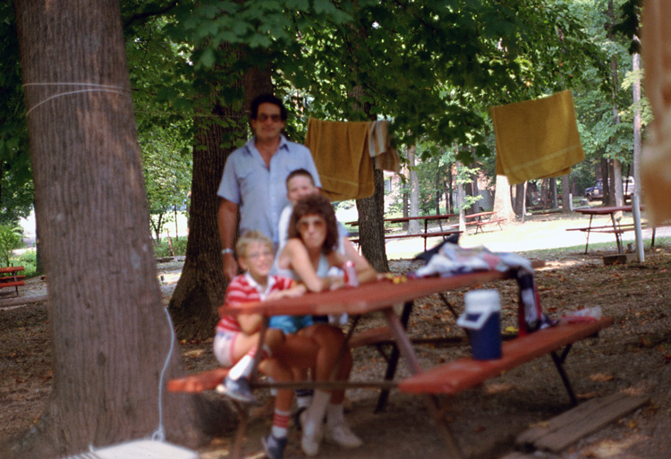 89-07-00, 32, Linda, Gerry, Brian & Michael, Camping, KY