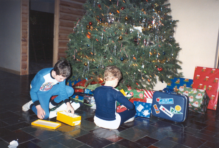 89-12-25, 09, Michael and Brian, Christmas, Dingmans Ferry