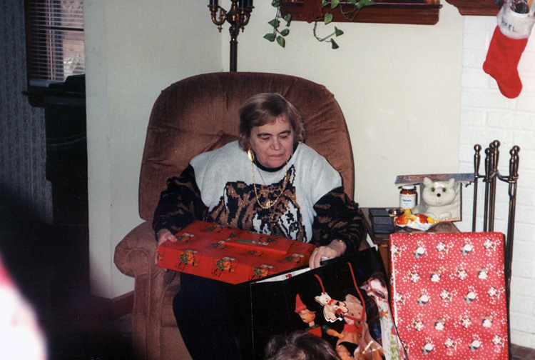 89-12-25, 22, Grandma, Christmas, North Plainfield, NJ