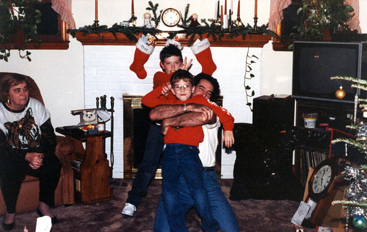 89-12-25, 28, Grandma, Brian, Michael, Gerry, Christmas, NP