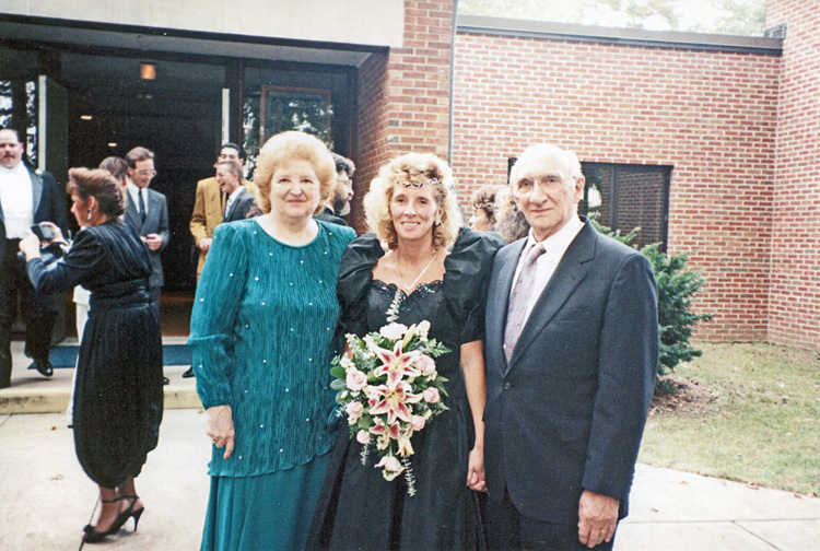 90-09-00, 03, Kathy's Wall, Wedding