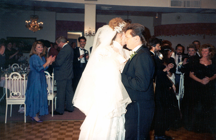 90-09-00, 10, Kathy's Wall, Wedding