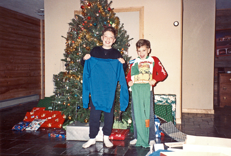 90-12-25, 11, Michael & Brian, Christmas, Dingmans Ferry, PA