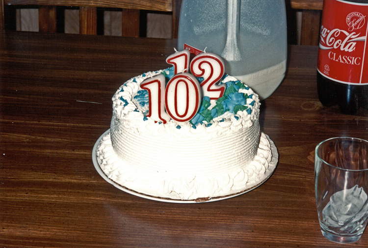 91-04-06, 00, Birthday Cake, Belleville, NJ