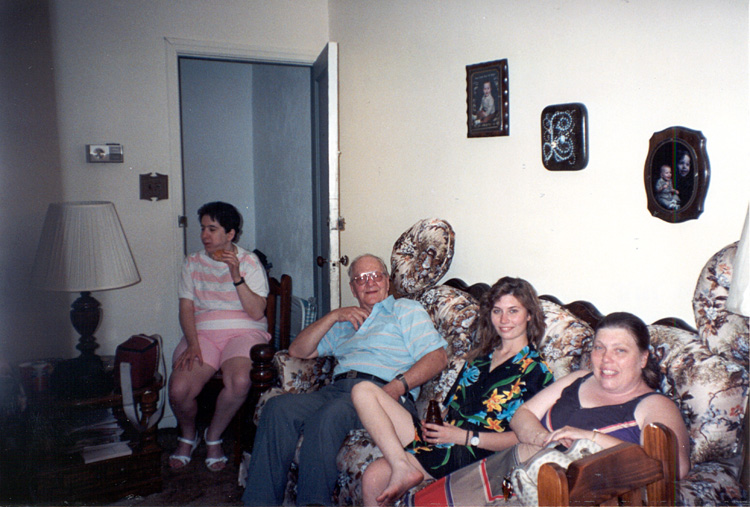 91-05-25, 31, Nancy, Arnie, MaryEllen, Jeanette, Party