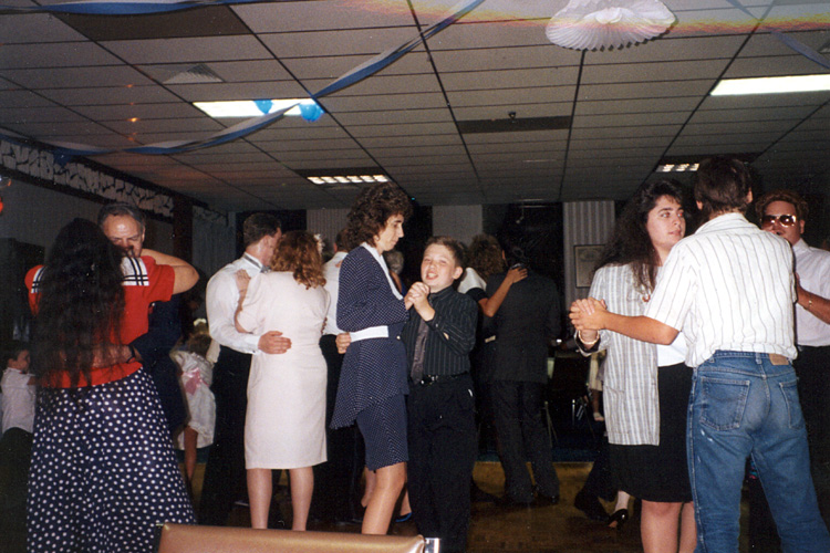 92-07-00, 21, Linda and Michael, Mary Ellen's Wedding