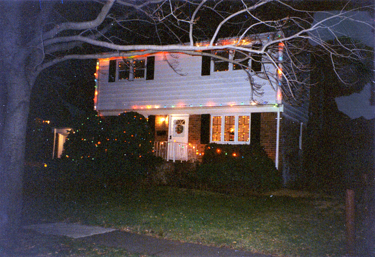 93-12-25, 11, Christmas Lights, 93 Taggart Way, Saddle Brook