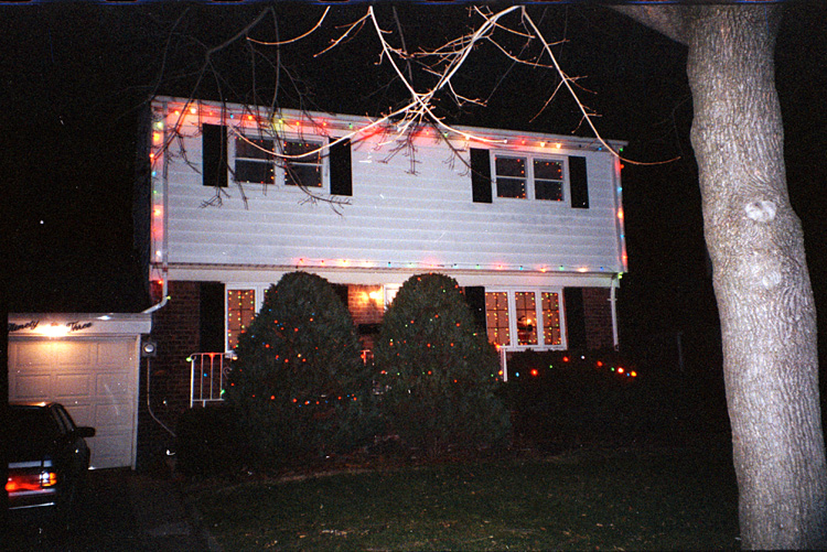 93-12-25, 14, Christmas Lights, 93 Taggart Way, Saddle Brook