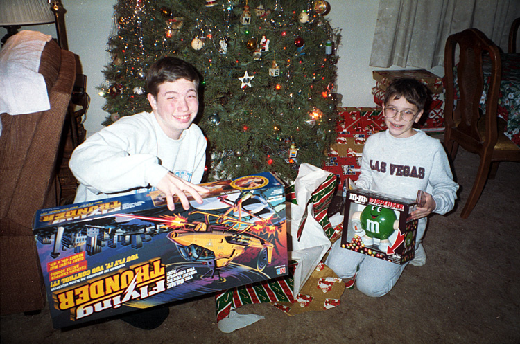 93-12-25, 17, Michael and Brian, Christmas, Saddle Brook, NJ