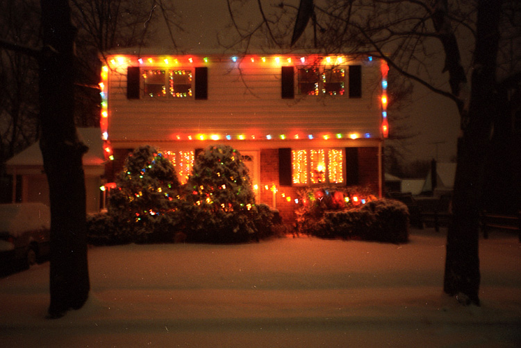 93-12-25, 22, Christmas Lights, Saddle Brook, NJ