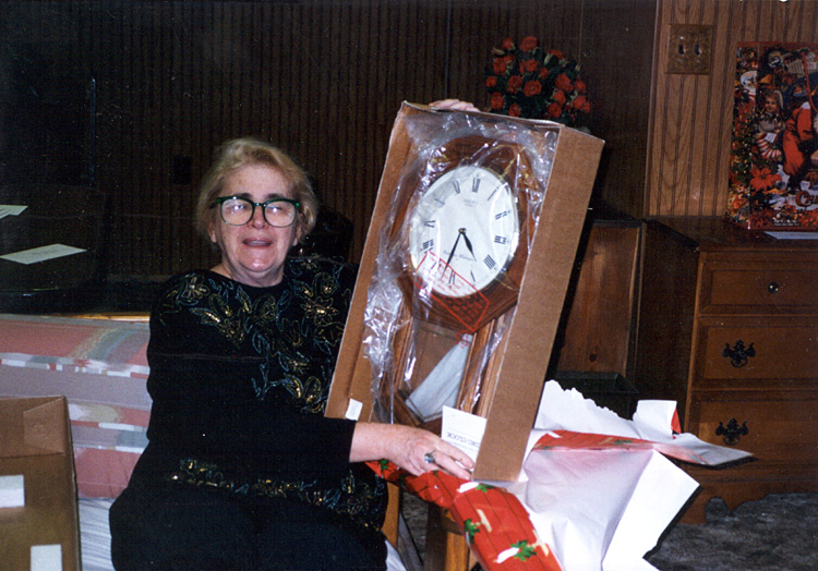 94-12-25, 03, Grandma, Christmas, Saddle Brook, NJ