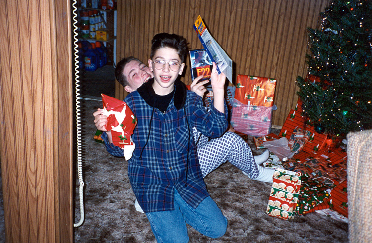 94-12-25, 08, Michael and Brian, Christmas, Saddle Brook, NJ