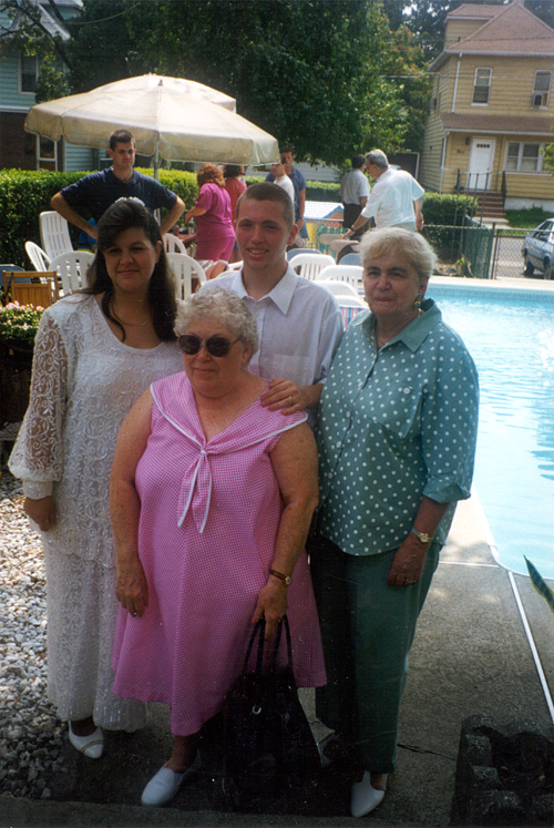 97-08-16, 27a, Lisa, Gerri, Michael and Grandma, Wedding