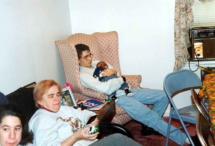 97-11-27, 18, Nacy, Grandma, Brian and Mikey, Thanksgiving