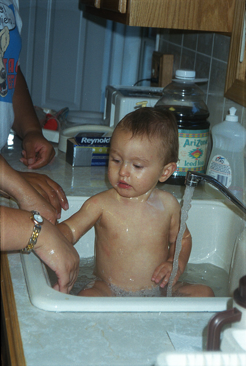 98-09-19, 21, Mikey in Sink, 1st Birthday