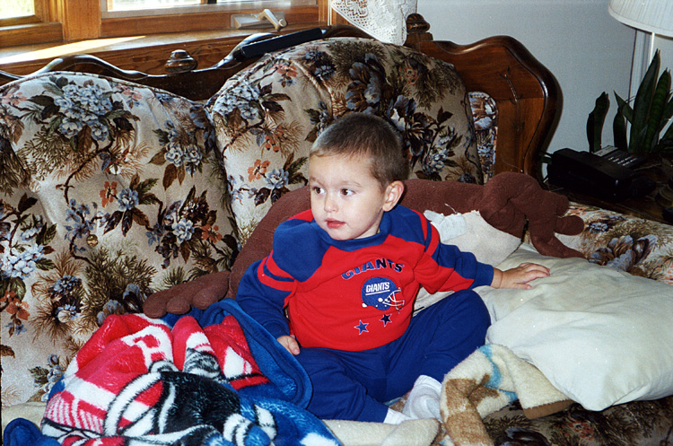 99-10-03, 20, Mikey waking up, Saddle Brook, NJ