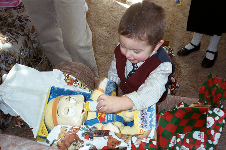 99-12-25, 02, Mikey, Christmas, Saddle Brook, NJ