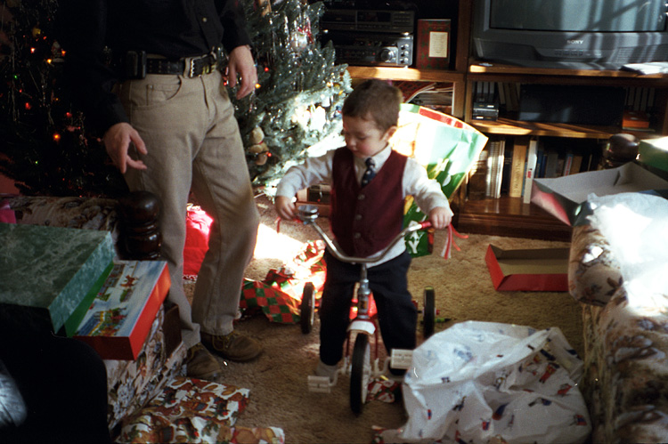 99-12-25, 08, Mikey, Christmas, Saddle Brook, NJ