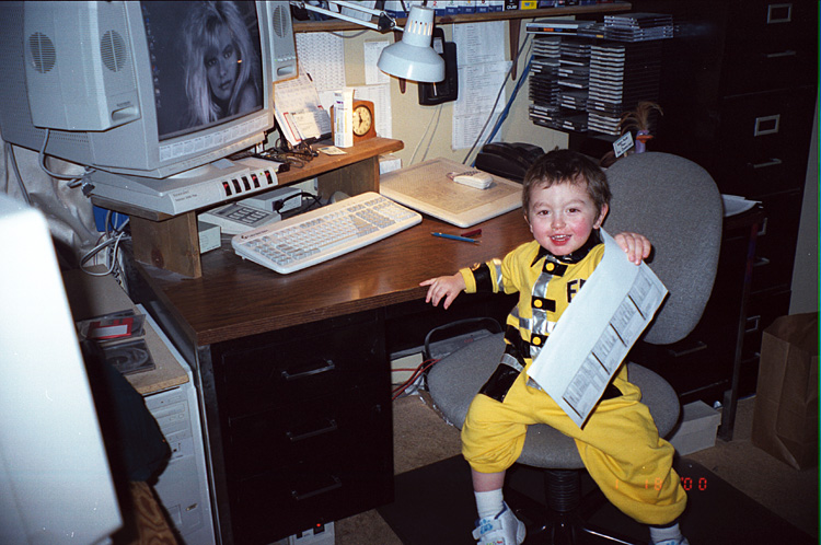 99-12-31, 12, Mikey in Gerry's Office, Chritmas Holidays