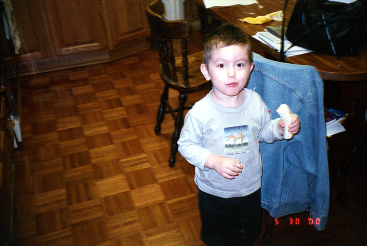 00-05-30, 02, Mikey eating