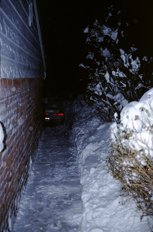 00-12-30, 13, Big Snow of 2000', Side of House, Saddle Brook