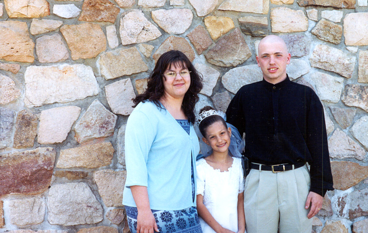 01-05-06, 18, Lisa, Andrea and Michael, Andrea's Communion