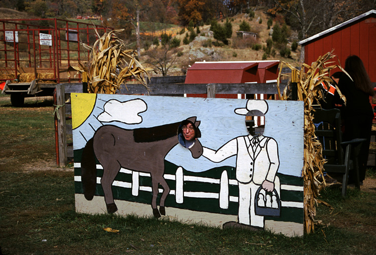 01-10-20, 05, Mikey and Pumkins, Pumkin Picking Farm, NJ