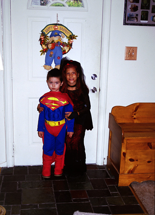 01-10-31, 02, Mikey and Andrea, Halloween