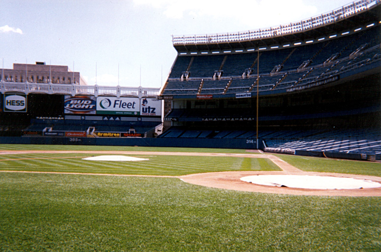 03-08-29, 12, Yankee Stadium, Yankee Game