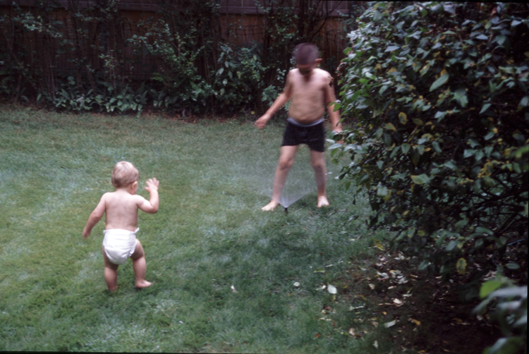 04-08-15, 02, Mikey and Connor in the sprinklers