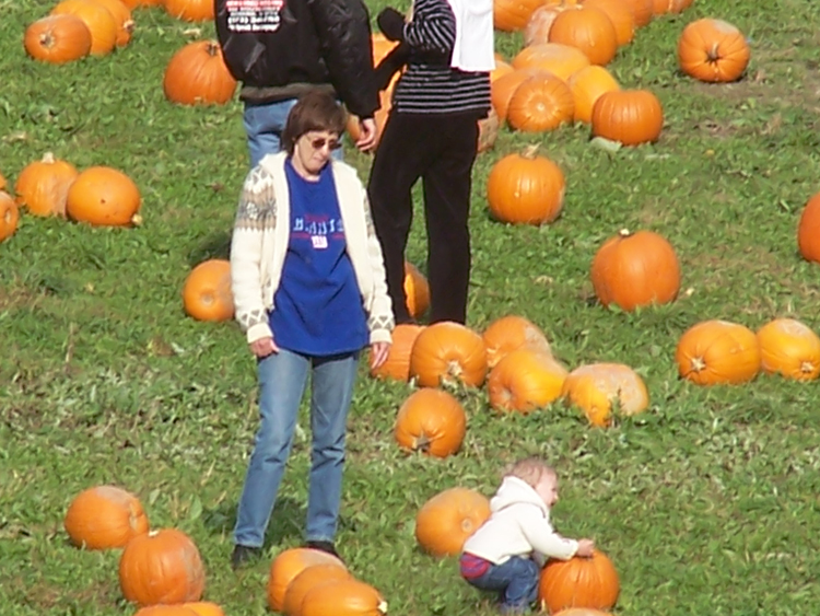 04-10-16, 32, Linda and Connor selecting a Pumpkin, New Jersey