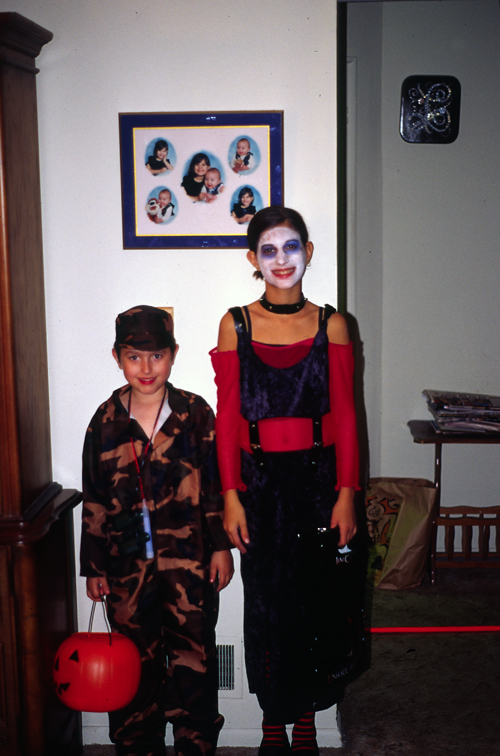 04-10-31, 02, Mikey and Andrea, Halloween