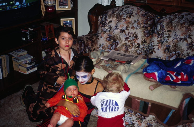 04-10-31, 10, Mikey, Kaitlyn, Andrea, and Connor, Halloween