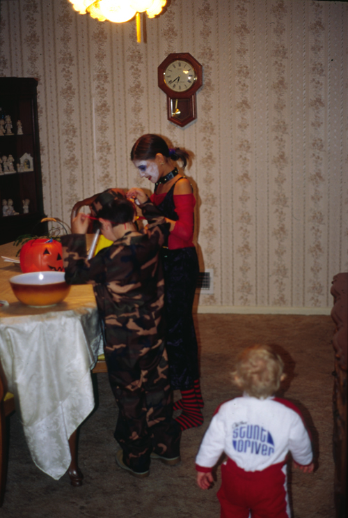 04-10-31, 17, Mikey, Andrea, and Connor, Halloween