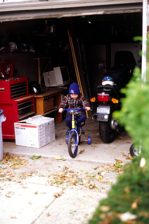 05-10-29, 07, Connor's first time on a bike, Saddle Brook, NJ