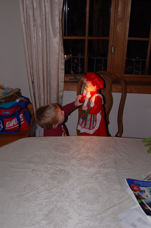 05-12-07, 26, Connor checking out Ms Claus