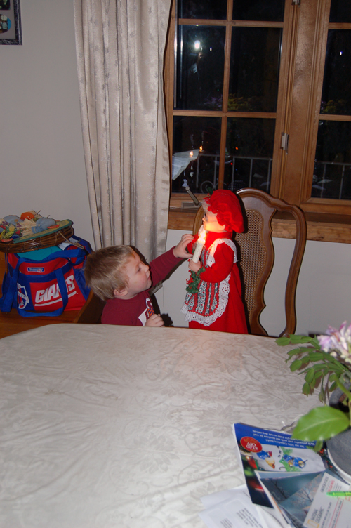 05-12-07, 29, Connor checking out Ms Claus