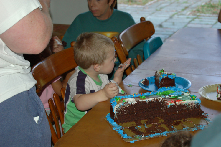 06-02-26, 29, Connor eating cake, Maitland, Fl