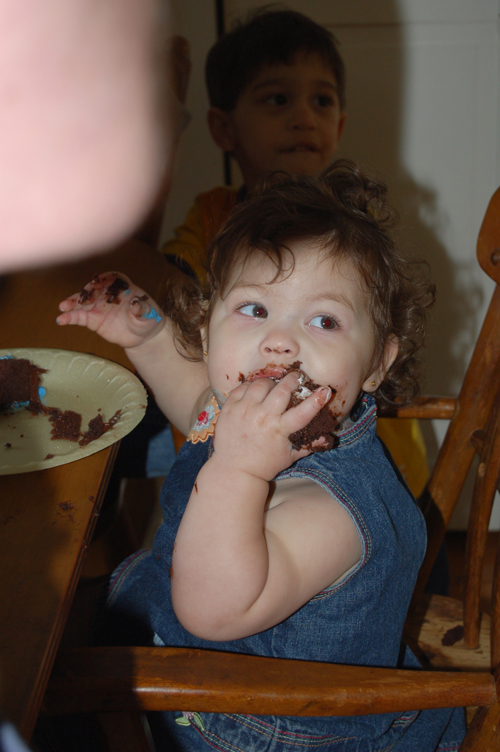 06-02-26, 31, Kaitlyn eating cake, Maitland, Fl