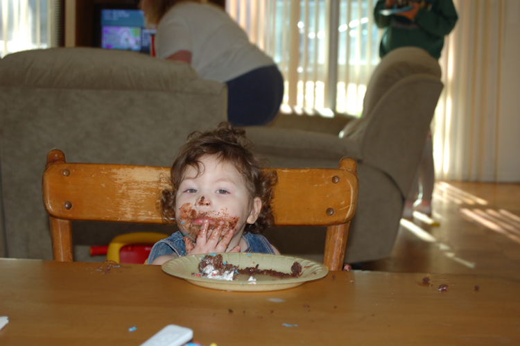 06-02-26, 34, Kaitlyn eating cake, Maitland, Fl