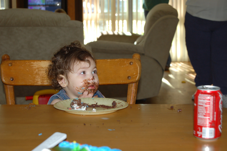 06-02-26, 36, Kaitlyn eating cake, Maitland, Fl